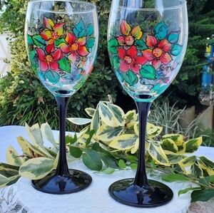 Set of 2 Handmade festive Flower Vintage Crystal wine glasses with black stems